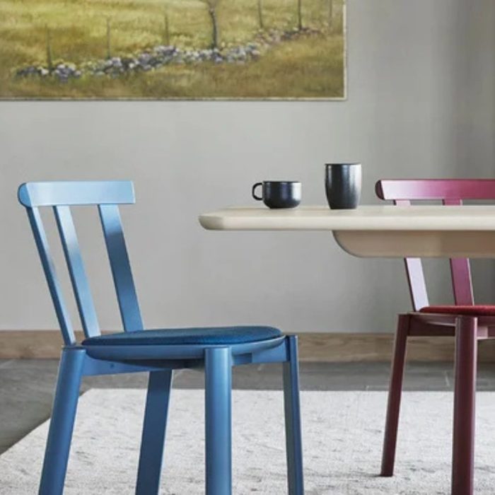 BJORN – Chaise En Bois Massif Avec Assise Rembourrée, Empilable Et Modulable Bureau et Espaces Collaboratifs (Copie) (14) BJORN – Chaise En Bois Massif Avec Assise Rembourrée, Empilable Et Modulable Bureau et Espaces Collaboratifs (Copie) (14)