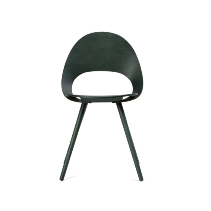 NORFOLK – Chaise en Bois Sculptée pour Espaces Accueillants et Design Nordique (4) NORFOLK – Chaise en Bois Sculptée pour Espaces Accueillants et Design Nordique (4)