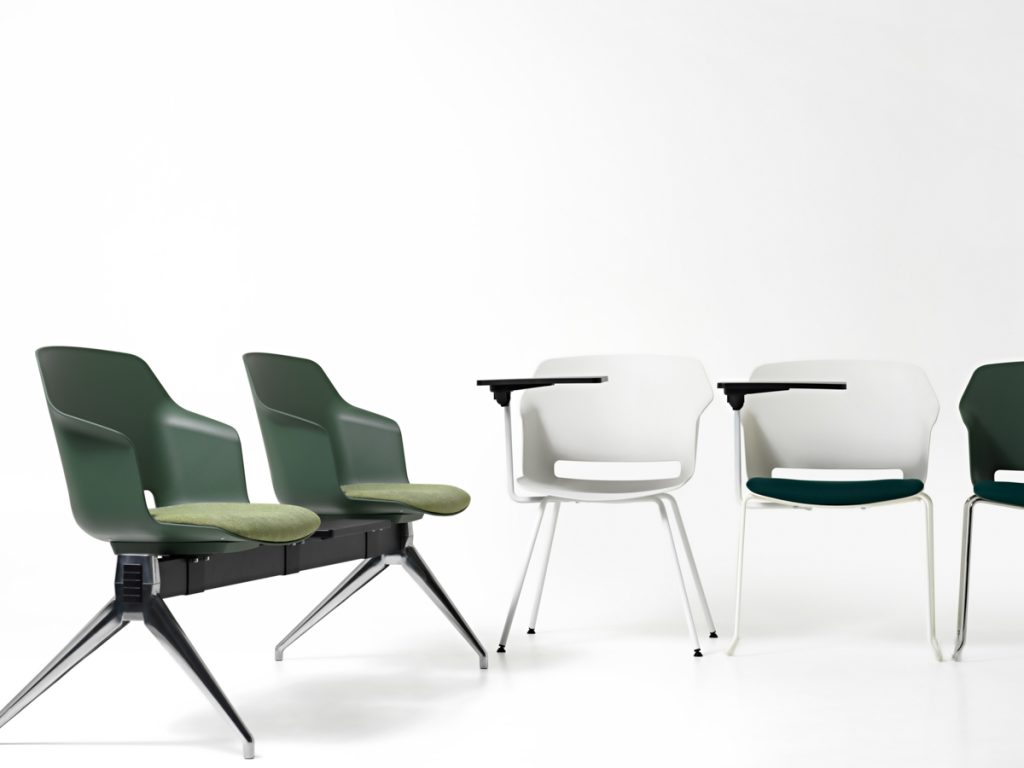 BELLEVILLE – Banquette sur poutre & Chaise de collectivité au design enveloppant