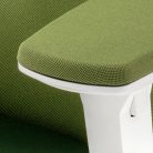 BRIGHTON – Fauteuils de bureau et chaises d’attente au design automobile revisité (10)