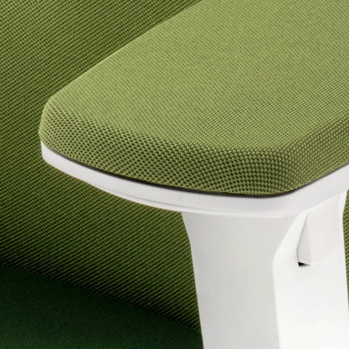 BRIGHTON – Fauteuils de bureau et chaises d’attente au design automobile revisité (10) BRIGHTON – Fauteuils de bureau et chaises d’attente au design automobile revisité (10)