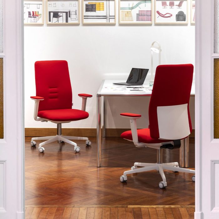 BRIGHTON – Fauteuils de bureau et chaises d’attente au design automobile revisité (8) BRIGHTON – Fauteuils de bureau et chaises d’attente au design automobile revisité (8)