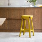 CLAY - Tabouret sculptural en bois cintré – design épuré et jeu de courbes (1)
