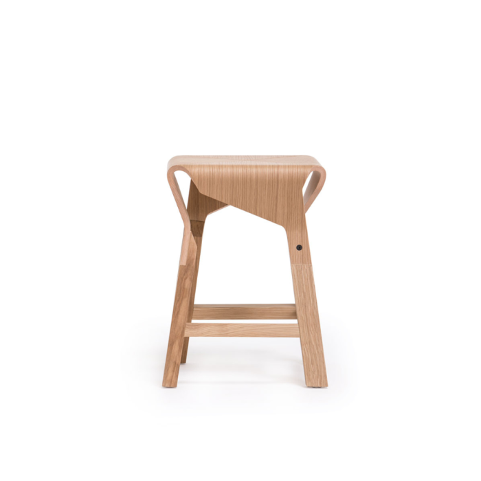 CLAY - Tabouret sculptural en bois cintré – design épuré et jeu de courbes (14) CLAY - Tabouret sculptural en bois cintré – design épuré et jeu de courbes (14)