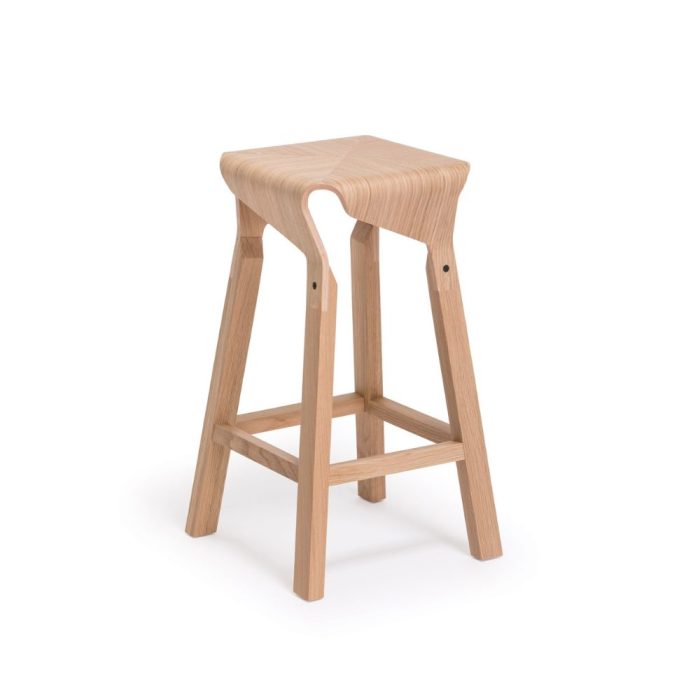 CLAY - Tabouret sculptural en bois cintré – design épuré et jeu de courbes (15) CLAY - Tabouret sculptural en bois cintré – design épuré et jeu de courbes (15)