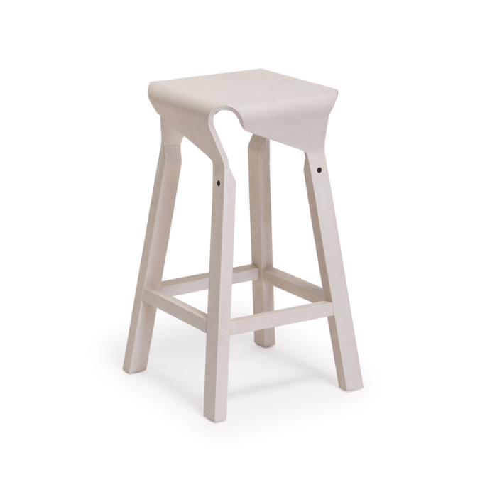 CLAY - Tabouret sculptural en bois cintré – design épuré et jeu de courbes (16) CLAY - Tabouret sculptural en bois cintré – design épuré et jeu de courbes (16)