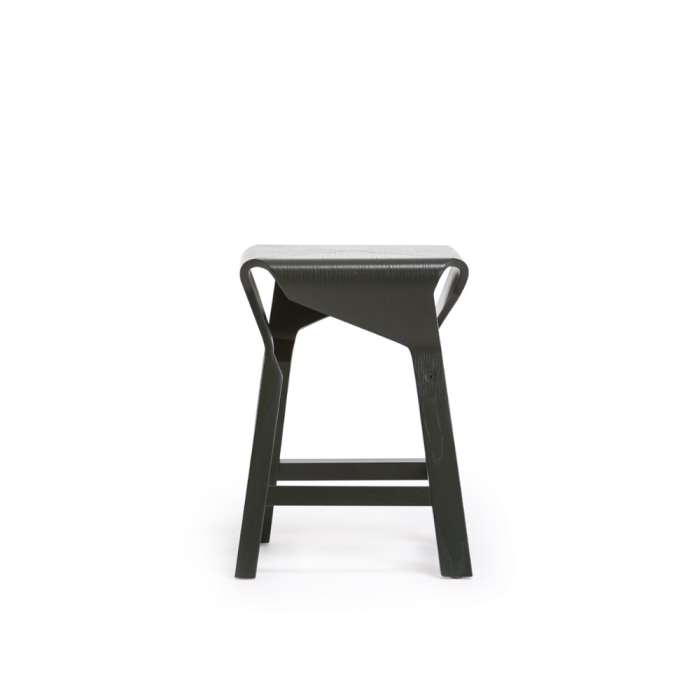 CLAY - Tabouret sculptural en bois cintré – design épuré et jeu de courbes (8) CLAY - Tabouret sculptural en bois cintré – design épuré et jeu de courbes (8)