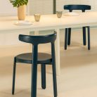 CORONA - Chaise en frêne - élégance chaleureuse et design graphique pour espaces professionnels (11)