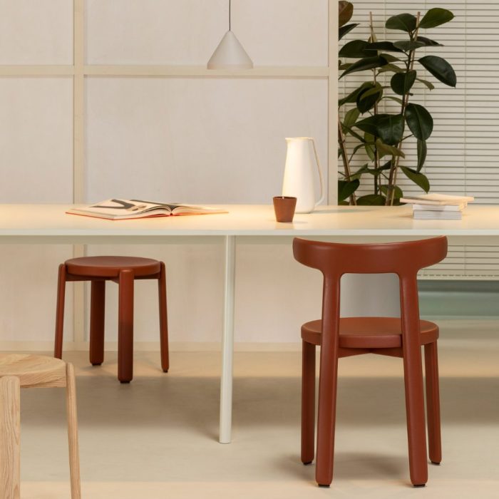CORONA - Chaise en frêne - élégance chaleureuse et design graphique pour espaces professionnels (13) CORONA - Chaise en frêne - élégance chaleureuse et design graphique pour espaces professionnels (13)