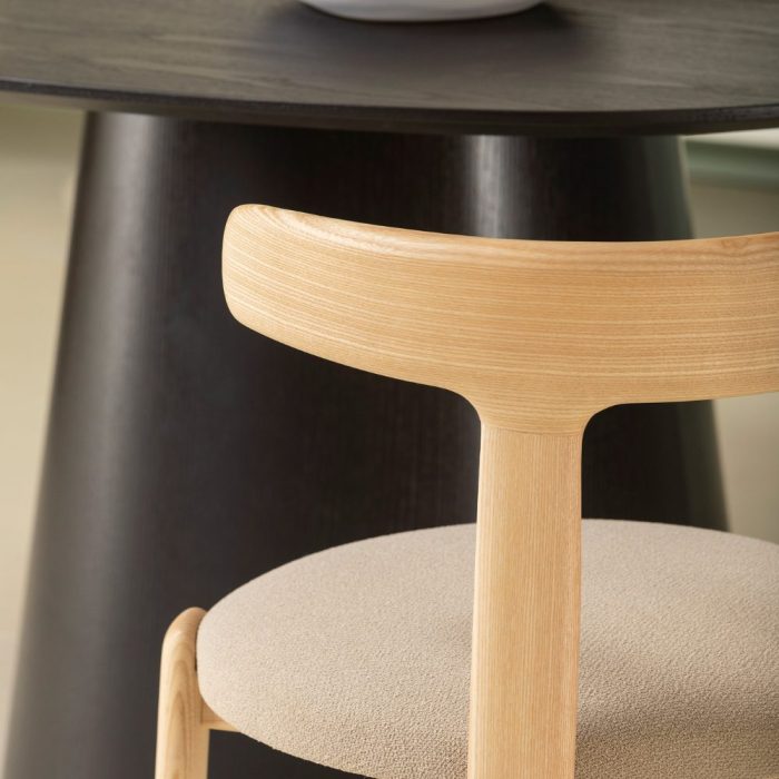 CORONA - Chaise en frêne - élégance chaleureuse et design graphique pour espaces professionnels (9) CORONA - Chaise en frêne - élégance chaleureuse et design graphique pour espaces professionnels (9)