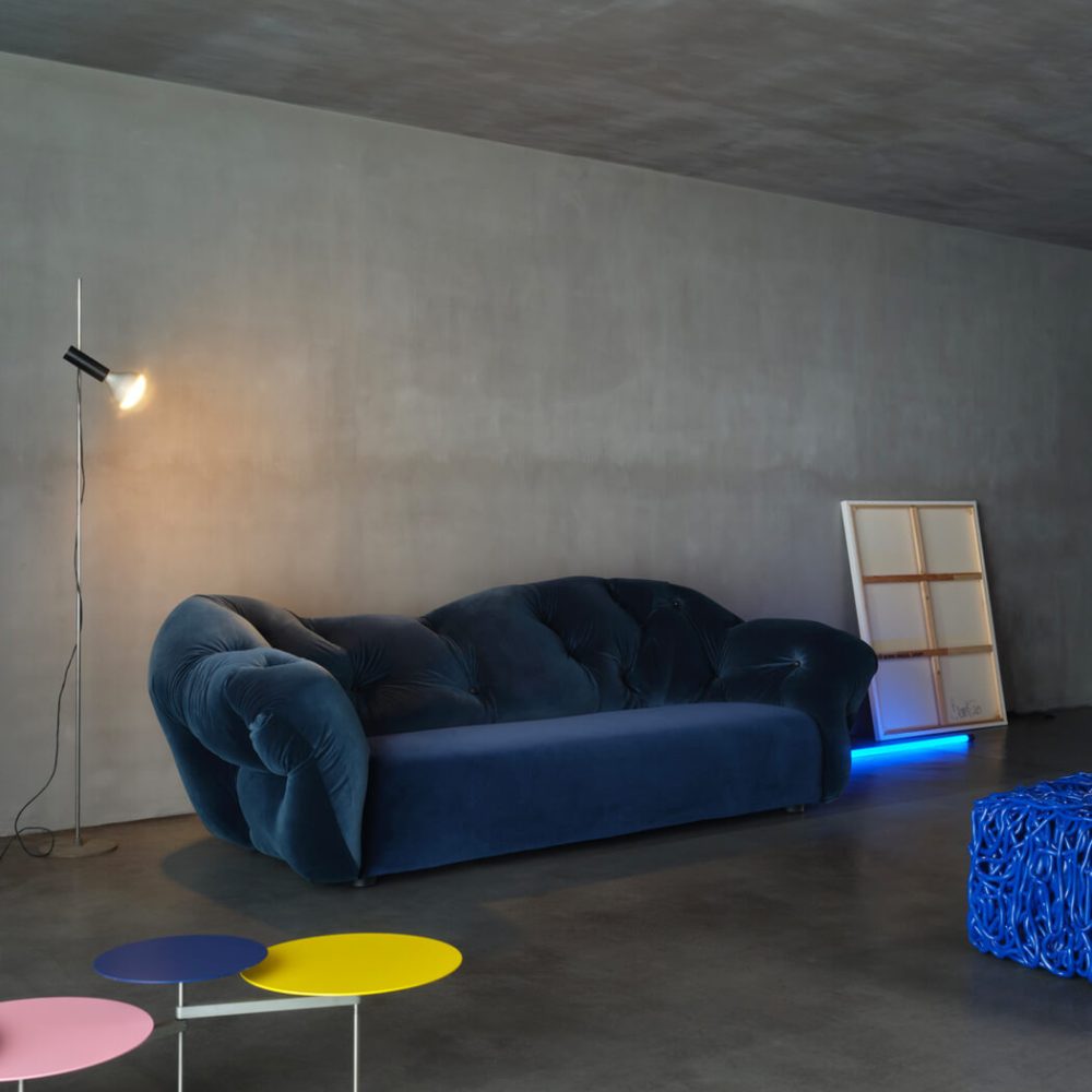 NUBOLA Meritalia - Canapé design iconique au dossier mousse nuageuse pour salons et espaces d’accueil 1 NUBOLA Meritalia - Canapé design iconique au dossier mousse nuageuse pour salons et espaces d’accueil