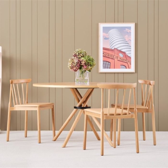 Chaise TUDELA – Tradition & robustesse en bois massif pour restaurants et salles d'attente (16) Chaise TUDELA – Tradition & robustesse en bois massif pour restaurants et salles d'attente (16)