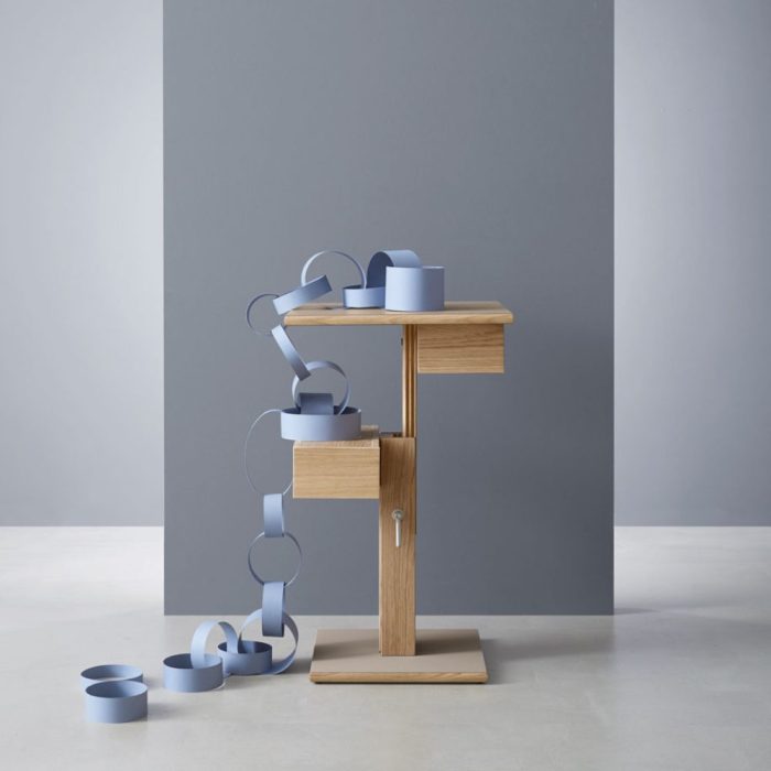 DAYTON – Table de nuit ou d’appoint ajustable en bois massif avec tiroir intégré (1) DAYTON – Table de nuit ou d’appoint ajustable en bois massif avec tiroir intégré (1)