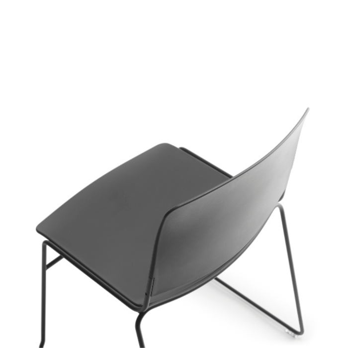 DERBY – Chaise empilable polyvalente pour collectivités, séminaires et espaces publics (1) DERBY – Chaise empilable polyvalente pour collectivités, séminaires et espaces publics (1)