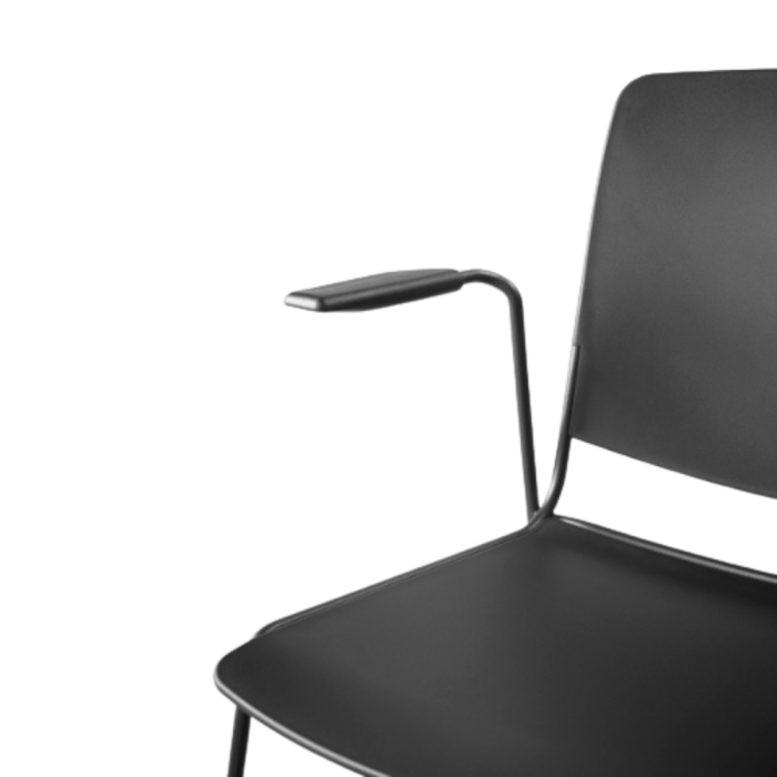 DERBY – Chaise empilable polyvalente pour collectivités, séminaires et espaces publics (4) DERBY – Chaise empilable polyvalente pour collectivités, séminaires et espaces publics (4)