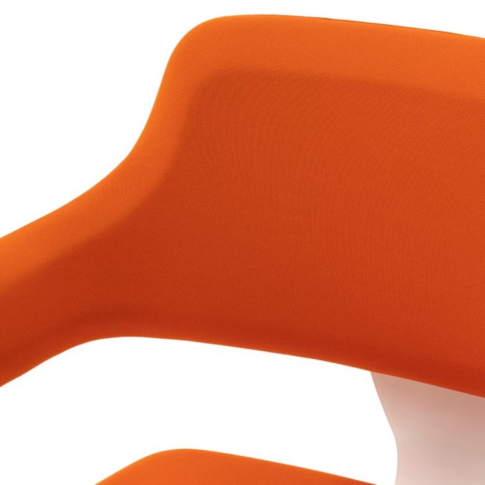 EAST – Chaises polyvalentes modernes & design innovant pour bureaux & espaces collectifs (4) EAST – Chaises polyvalentes modernes & design innovant pour bureaux & espaces collectifs (4)