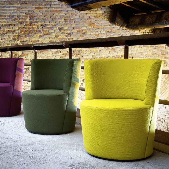 Fauteuil rond dossier haut pour accueil boutique retail Fauteuil rond dossier haut pour accueil boutique retail
