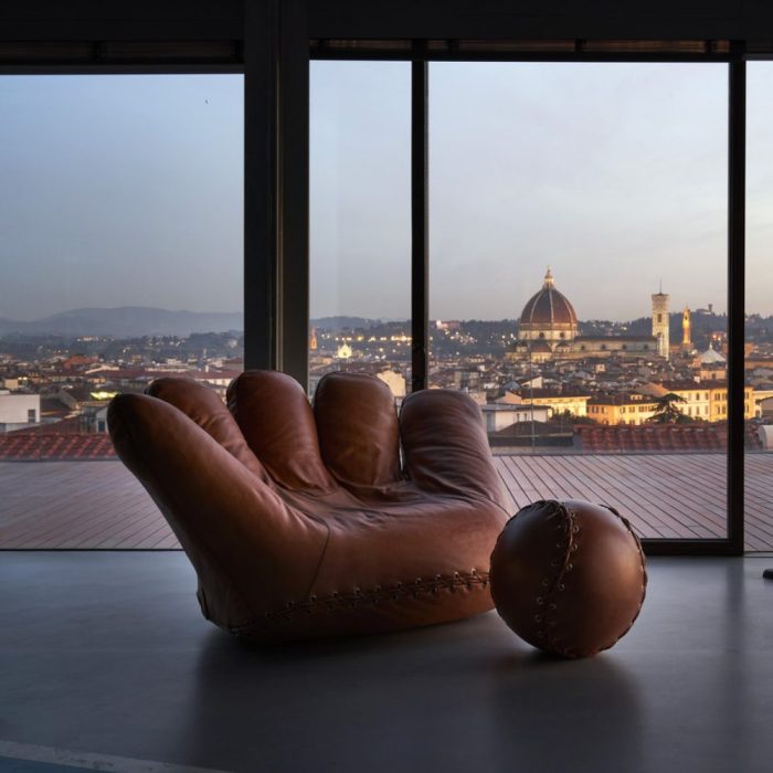 JOE – Fauteuil sculptural en cuir pour halls d’hôtel, galeries et espaces d’attente créatifs (2)