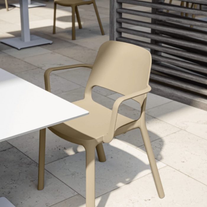 LAGOS – Chaise et tabouret outdoor en polypropylène pour restauration ou terrasse professionnelle (4)