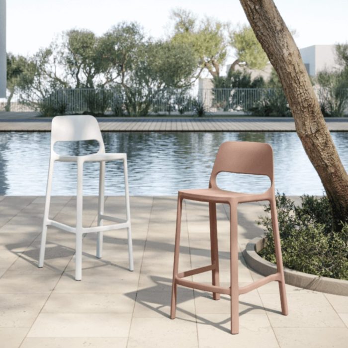 LAGOS – Chaise et tabouret outdoor en polypropylène pour restauration ou terrasse professionnelle (5)