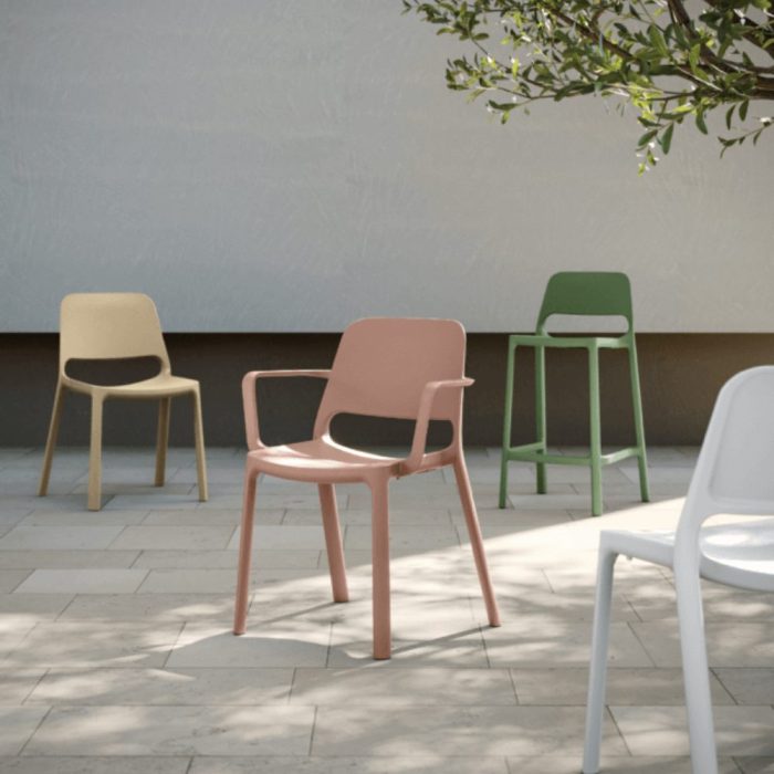 LAGOS – Chaise et tabouret outdoor en polypropylène pour restauration ou terrasse professionnelle (7)