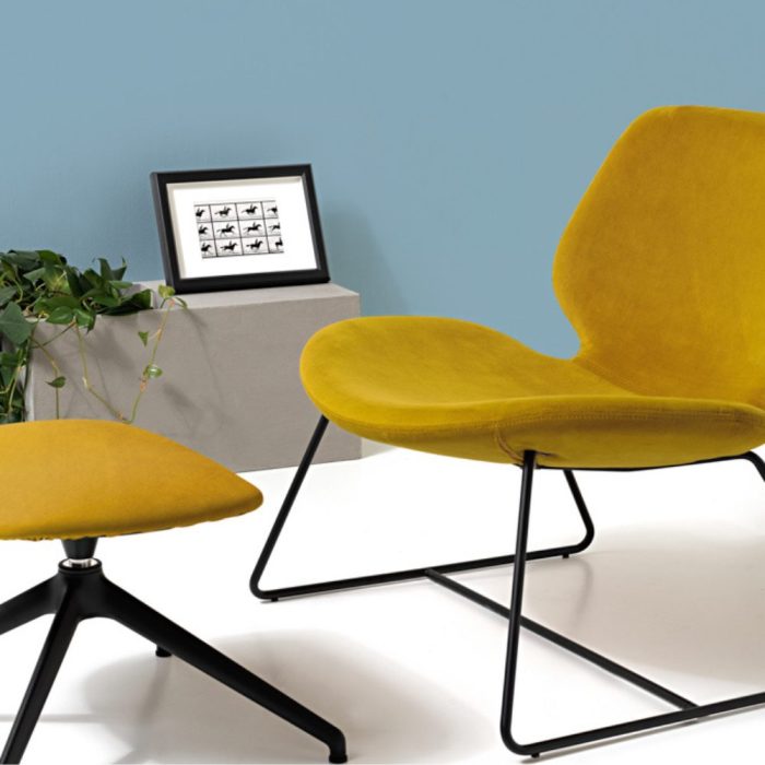 LODZ – Fauteuil lounge, canapé et ottoman pour espaces de détente élégants (6) LODZ – Fauteuil lounge, canapé et ottoman pour espaces de détente élégants (6)
