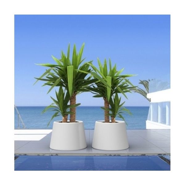 LUGO – Pot design pour terrasse ou jardin, parfaitement intégré à son environnement (1) LUGO – Pot design pour terrasse ou jardin, parfaitement intégré à son environnement (1)