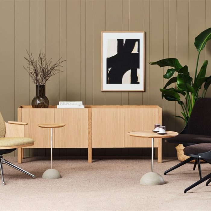 PAUL – Table haute ou basse avec poignée ludique pour espaces lounge et cafétérias (77) PAUL – Table haute ou basse avec poignée ludique pour espaces lounge et cafétérias (77)