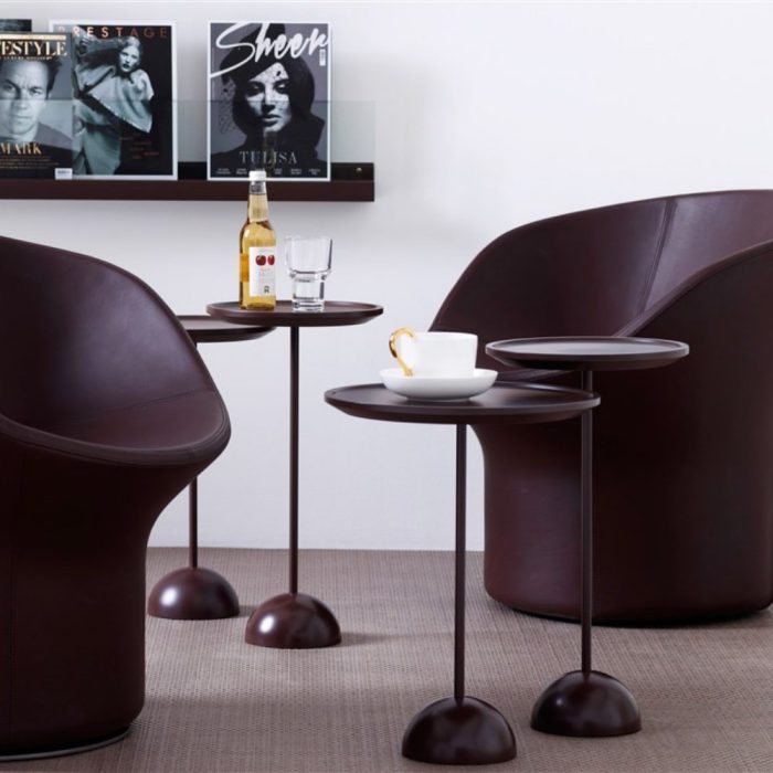 PAUL – Table haute ou basse avec poignée ludique pour espaces lounge et cafétérias (80) PAUL – Table haute ou basse avec poignée ludique pour espaces lounge et cafétérias (80)