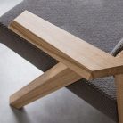 STONE – fauteuil design vintage moderne alliant bois massif et confort ergonomique (8)