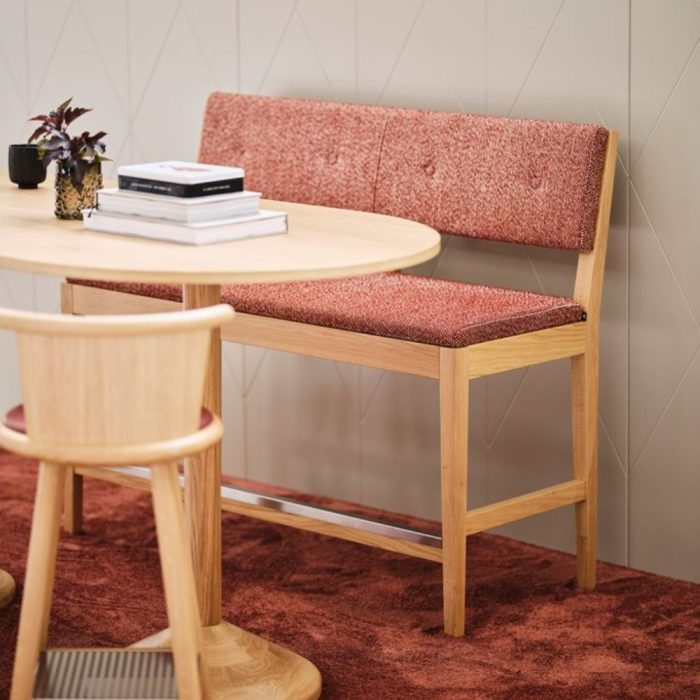 YVY – Banquette en bois massif pour restaurant, lobby ou salle d’attente (5) YVY – Banquette en bois massif pour restaurant, lobby ou salle d’attente (5)