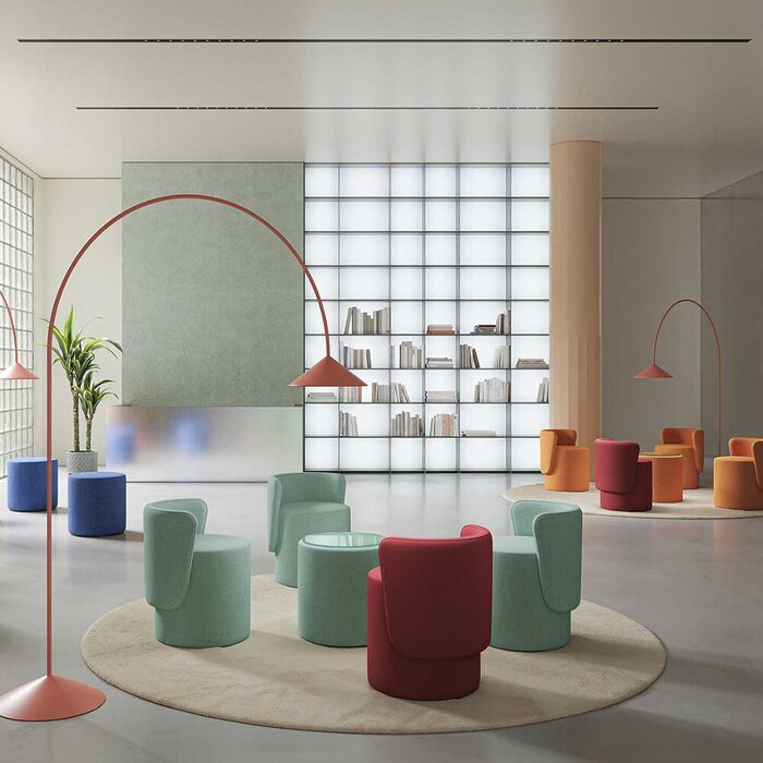 Collection PACHA avec fauteuils, poufs et tables basses ronds design pour espaces lounge, hôtels et bars au style arrondi et convivial