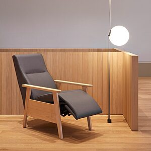 Fauteuil relax GENN inclinable en bois massif pour EHPAD avec repose pieds intégré et confort prolongé