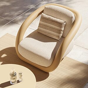 Fauteuil lounge MEL VONDOM design sculptural en polyéthylène avec formes enveloppantes pour espaces professionnels