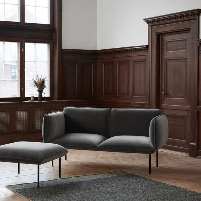 Gamme OZON comprenant fauteuil et canapés 1 et 2 places au design scandinave avec assise rembourrée et formes douces pour espaces lounge contemporains